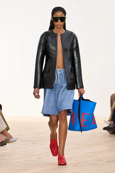Look 48